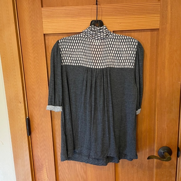 Tie neck blouse - Picture 4 of 6